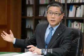 김현미 교체…국토부 장관 후보자, 변창흠 토지주택공사 사장 지명 ☞jtbc유튜브 구독하기 (bit.ly/2hygwzg) ☞. ë¨ë Lh ì ìì¬ì¥ì ë³ì°½í  29ì¼ ì·¨ì í ê³µììë¬´