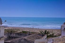 La nostra agenzia immobiliare è specializzata negli affitti di case vacanza in sicilia. Casa Vacanza A Pozzallo Mare Del Sud Zona Lungomare Pietre Nere