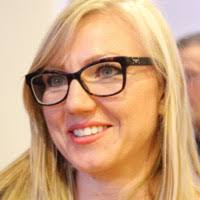 Lisa Looney's Instagram, Twitter & Facebook