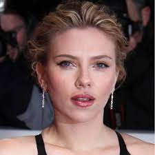 Scarlett is an american actress who was born on november 22, 1984. Scarlett Johansson Bio Net Worth Height