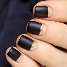 This is a gorgeous nail idea that it is glitzy and stylish. 50 Dramatic Black Acrylic Nail Designs To Keep Your Style On Point