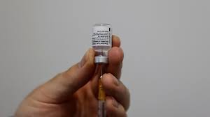 С 12 января этот препарат наряду с вакциной biontech/pfizer используют в германии. Na Ukraine Startovala Vakcinaciya Ot Koronavirusa Vakcinoj Pfizer Rt Na Russkom