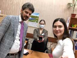Несмотря на это, кандидаты от «городских проектов» выдвинулись от «яблока» на. Maksim Kac Zhenilsya Novosti Teletype