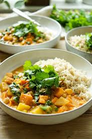 Cremiges Kokos Kichererbsen Curry Mit Susskartoffeln Elle Republic Recipe Chickpea Curry Chickpea Coconut Curry Curry