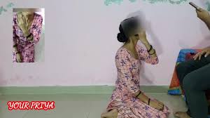 Trẻ ấn độ, đĩ là cưỡng bức đến đi xe cô ấy ông chủ vòi nước