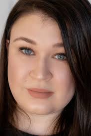 Sunrise (or sunup) is the moment when the upper rim of the sun appears on the horizon in the morning. Essence Stay 8h Matte 01 Hello Sunrise Innenaussen