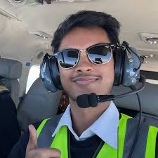 Tyren is visiting with students at Chancery High School today in Orlando  sharing training and career opportunities with students.  https://epicflightacademy.com/field-trip/