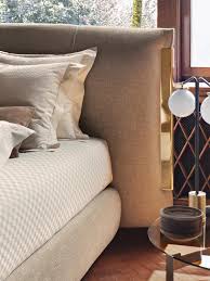 Il letto mandarine sommier flou è una delle più esclusive soluzioni della firma, specialista del riposo, capace di assicurare comfort, funzionalità e. Amal Double Size Bed Designer Furniture Architonic