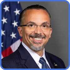 Javier Inclan's Instagram, Twitter & Facebook