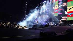 strofa 2 sarà difficile vederti da dietro sulla strada che imboccherai tutti i semafori tutti i divieti e le code che eviterai sarà difficile mentre piano ti allontanerai a cercar da sola quella che sarai. Firenze Uno Stadio Che Tifa Ligabue Tutte Le Emozioni Del Concerto Cronaca Lanazione It