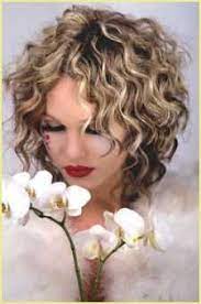leichte dauerwelle kurzes haar 2020 fashionminis plussizefashion fashionimport fashionanak fashionmuslimah curly hair trends hair styles short permed hair