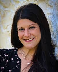 Heather Bowen's Instagram, Twitter & Facebook