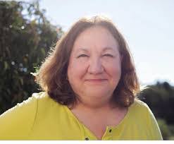 Janet Kain's Instagram, Twitter & Facebook