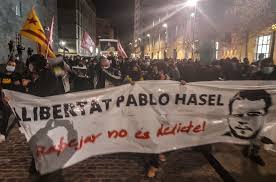 Largely unknown before his legal woes which triggered his arrest thursday, spanish rapper pablo hasel is notorious for incendiary lyrics and. Hely4zshelcxcm