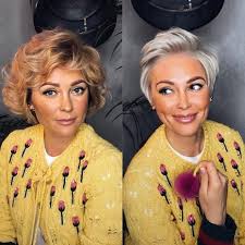Coupe de cheveux long avec une frange courte. Cheveux Courts Gris Femme 50 Ans Archives Page 40 Sur 185 Magazine Moms Inspiration Pour Parents Modern Mom Fashion Lifestyle Magazine