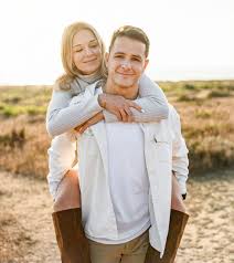 Props to player for taking pay cut to stay