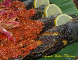Haa… yang dah buka artikel dan tengah membaca tips ni mestilah minat ikan keli kan. Amie S Little Kitchen Ikan Keli Goreng Berlada Sayur Campur Lemak Putih