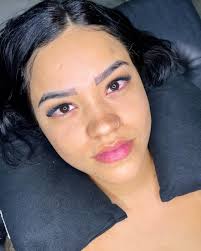 Foi dada a largada, essa é a chance de transformar sua paixão em profissão  com o nosso curso de extensão de cílios✨ Torne-se uma expert e destaque-se  no mercado da beleza. Inscreva-se