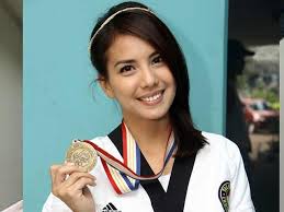Kala itu, dia tampil gemilang di nomor nanquan. Selain Cantik Artis Artis Ini Juga Atlet Berprestasi Showbiz Liputan6 Com