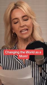 Emilie Campbell's Instagram, Twitter & Facebook