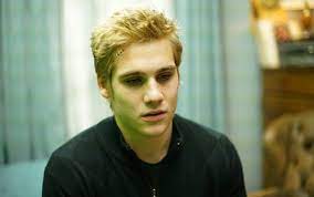 16( o segredo de davi ). Nicolas Prattes E Serial Killer No Trailer O Segredo De David