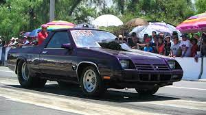 On the other side, the hellcat engine. Dodge Rampage V8 Vs Vocho Arrancones Puro Tepa 2014 Youtube