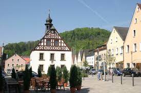 Nekilnojamas turtas, teisė ir finansai, bankai, bankomatų. Als Vereinsmitglied Oder Spender