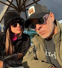 Sharon Spry's Instagram, Twitter & Facebook