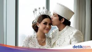 He is the eldest son of the eleven halilintar siblings, collectively known as gen halilintar. Kycwnfj42lsatm