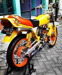 Koleksi modifikasi motor king warna kuning terbaru pojok otomania via pojokotomania.blogspot.com. Modifikasi Rx King Warna Kuning Stabilo Blog Gambar Modifikasi Motor Kuning Motor Gambar