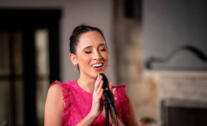 Naise hääl reetis lapseootuse! Elina Nechayeva avaldas, kes sai tema  rasedusest esimesena aru
