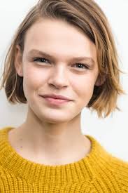 Keep your curtained hair in the front or brush it behind your ear when necessary. Grunge Hair 50 Trending Looks For Women All Things Hair Us