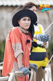 Huỳnh Lập từng diễn ở sân khấu chỉ bằng 2 chiếc bàn gộp lại, lấy cát-xê 100  nghìn nuôi đam mê