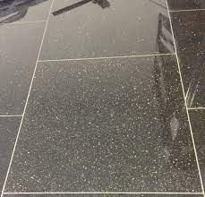 Hier sehen sie unsere star galaxy fliesen in 1a wahl. Star Galaxy Granit Bodenfliese 61x61x1 2 Cm Schwarz Poliert Megafliesen De