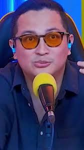 “MANO, ESA ONA ESTÁ ÑOFI OM” 🤪