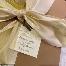 It is easily my new favorite cake! Bakery Behind Tom Cruise S Christmas Cake Says He Kept Us In Business Daily Mail Online