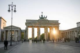 Stiftung brandenburger tor max liebermann haus pariser platz 7. Der Pariser Platz Geschichte Wissenswertes Und Besucherinfos
