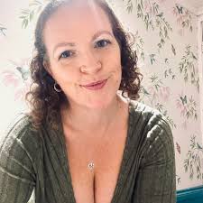 Does anyone know someone who makes these memory and birth weight bears?  I've kept my favourite sleepsuits from my son but I want them made into a  bear, can anyone recommend someone?