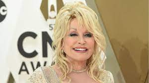 In the first one … i was kind of a little. Dolly Parton Feiert Mit Besonderem Outfit Den Independence Day Stern De