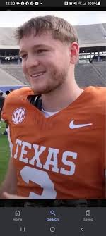 Matt Leinart suggests that Arch Manning might be dealing with an injury