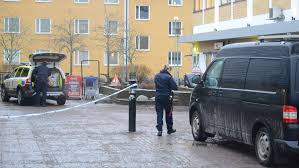 Ingen person har skadats, men polisen rubricerar händelsen som mordförsök. Linkoping En Till Sjukhus Efter Skottlossning I Berga Lkpg News
