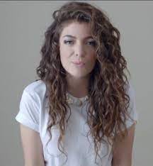 Lorde Is My Spirit Animal Curly Hair Styles Curly Hair Styles Naturally Lorde Hair