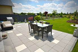 Großer garten haus und garten garten terrasse terrasse pflanzen terrassengarten hof landschaften vorgarten anlegen garten. Garten Terrassen Als Wohlfuhl Oase Goetzmoriz Com Gotz Moriz