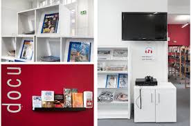 Avec 50languages vous pouvez apprendre jusqu'à 50 langues comme l'afrikaans, l'arabe, le chinois, l'allemand, l'anglais, le français, le hollandais, le hindi, l'italien, le japonais, le perse, le portugais. Offentliche Bibliothek Bailleul Frankreich