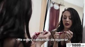 Stunning HOUSEWIFE rough fucked by obsessive man - XNXX.COM