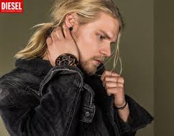 Lorenzo Marcucci Projects :: Photos, videos, logos, illustrations and  branding :: Behance