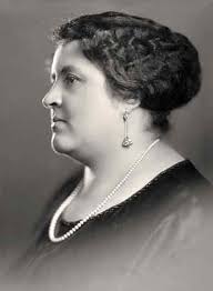 Matron From The 1920s Fine Earrings Pearl Necklace Earings Piercings Work Hairstyles Real Women