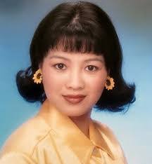 Mai Moua's Instagram, Twitter & Facebook