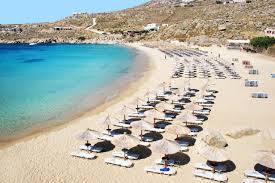 Hardly any people and bad drinks, so this one was the place to be. Paradise Beach Mykonos Vacanzegreche