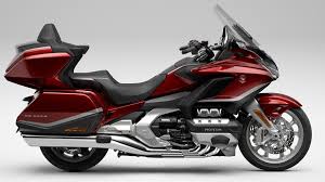 Ample luggage capacity for weekend touring; Honda 2021 Goldwing 1800 Airbag Abs è»æ¬¾ä»ç´¹ Yahooå¥æ'©æ±½è»æ©è»